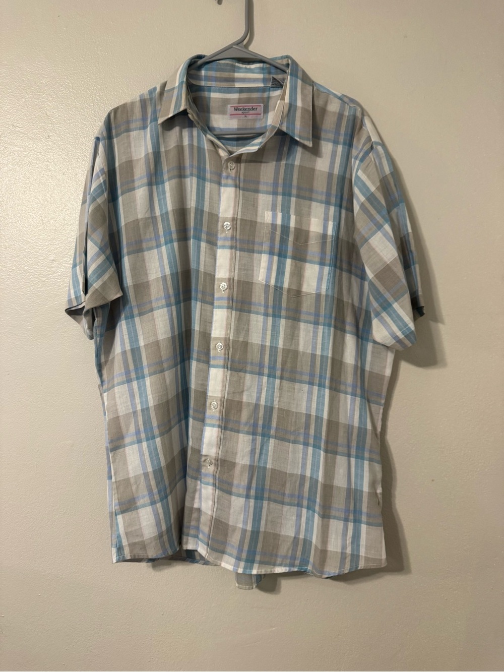 Weathered Short-Sleeve Plaid Button-Up Shirt - Light Blue & Gray